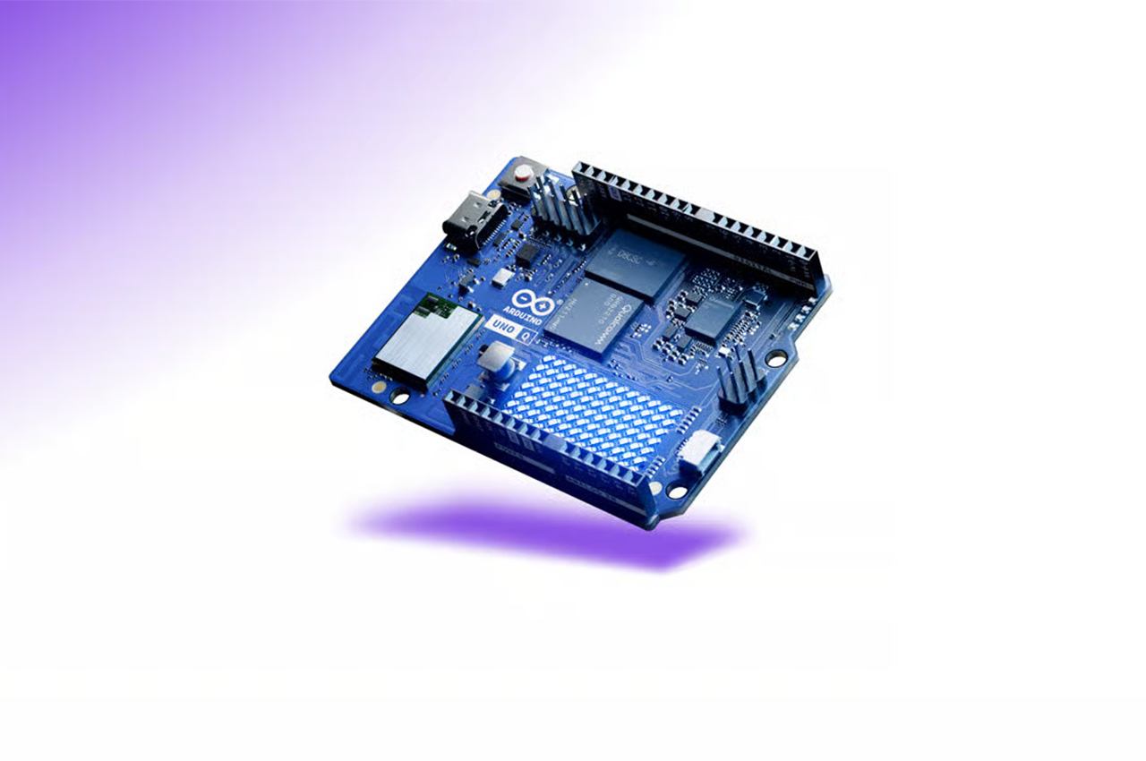 Arduino UNO Q with Linux microcontroller