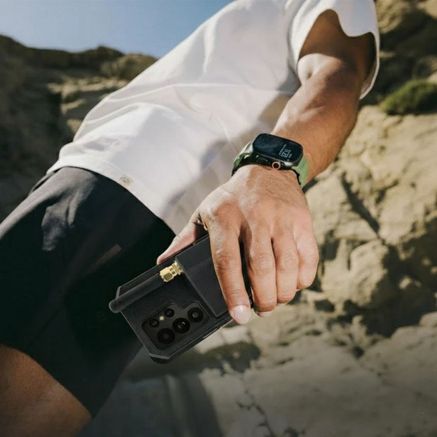 Android 12 smartphone